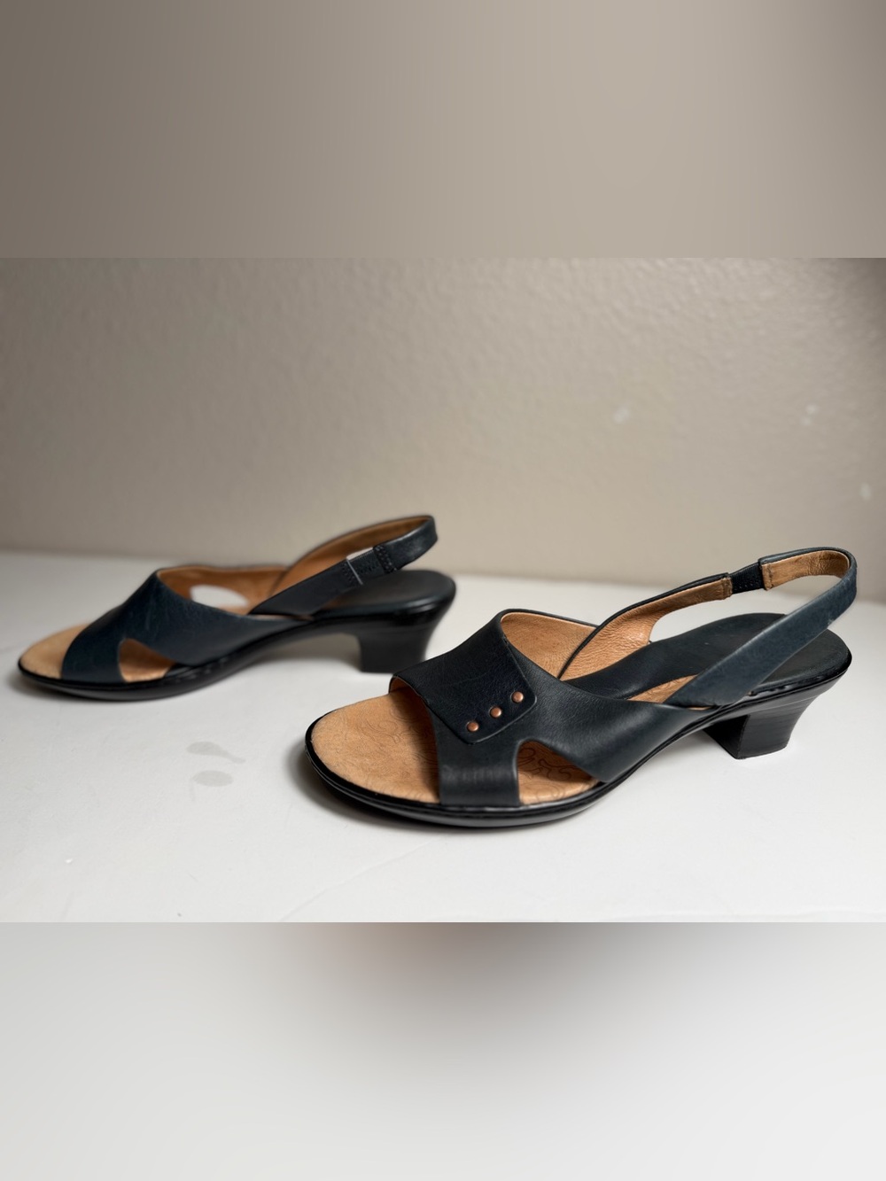 Sofft~Comfort~Navy~Leather~Peep Toe~Slingback~Block Heel~Pump~Sandal~Size 8.5 - Picture 5 of 14
